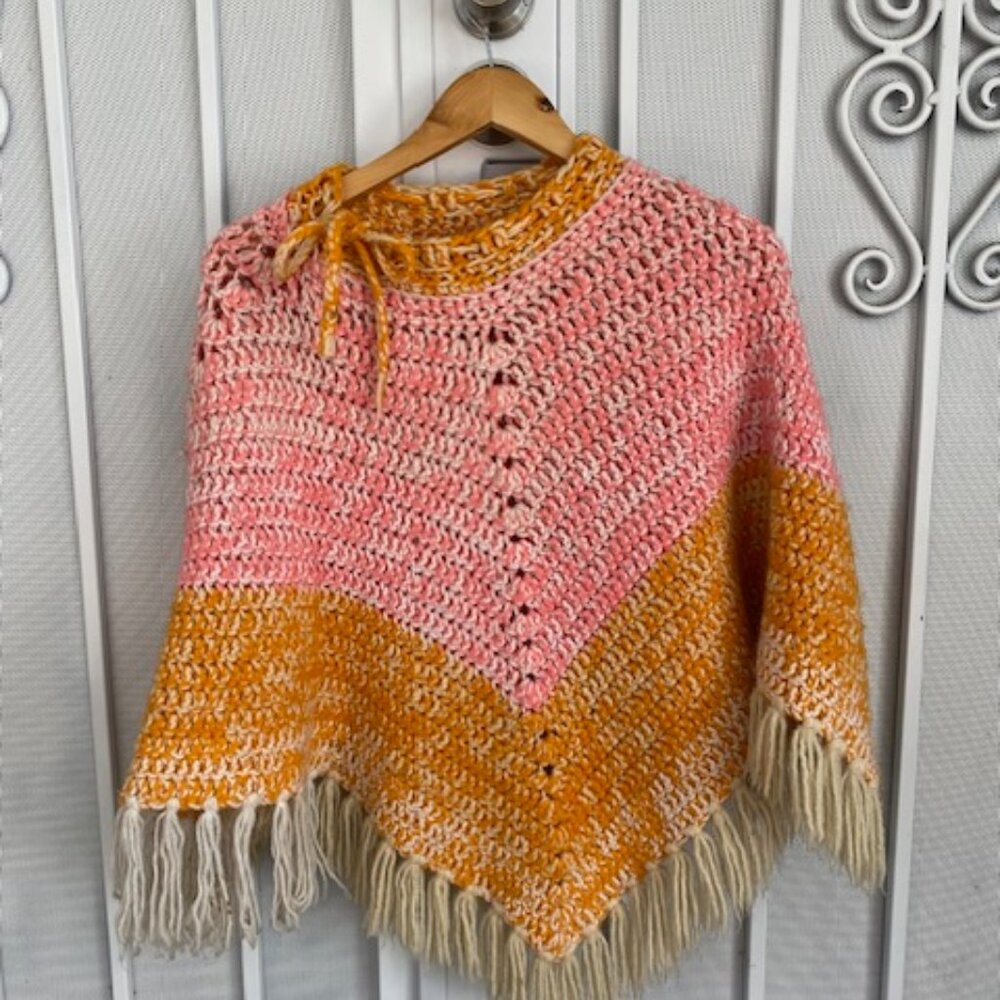 Vintage Crocheted Handmade Poncho - 70s - OneSize fits most